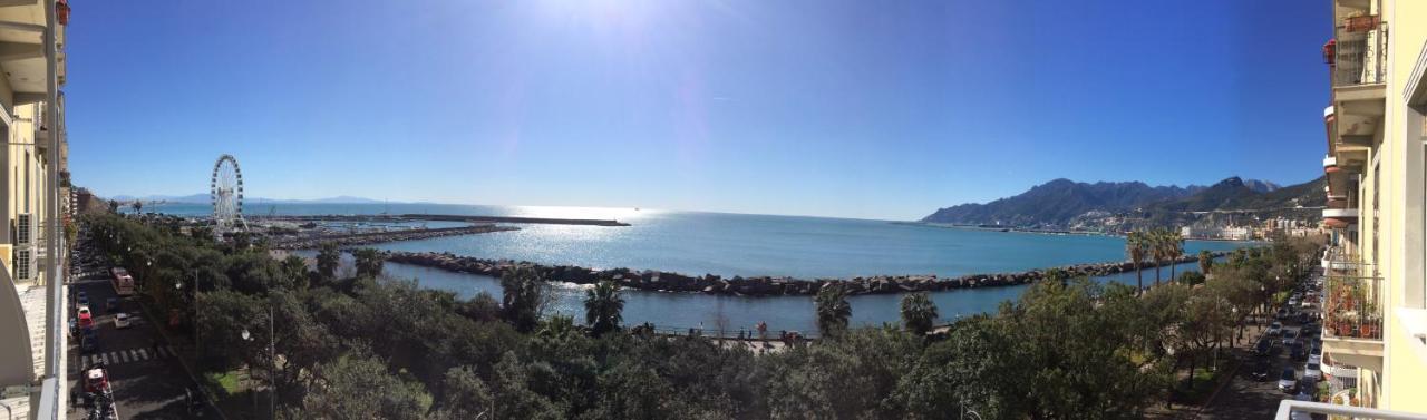 B&B Di Mare E D'Azzurro Salerno Bagian luar foto