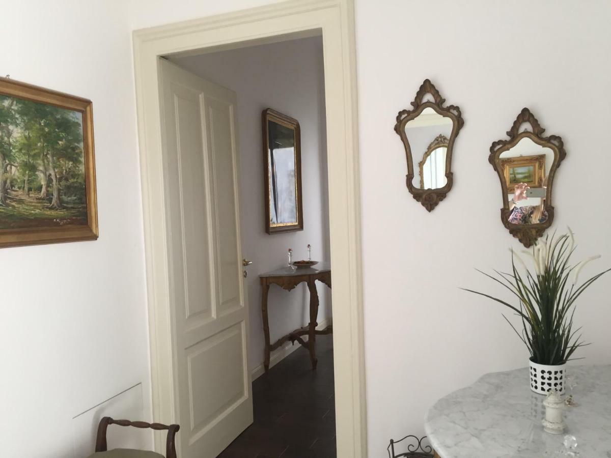 B&B Di Mare E D'Azzurro Salerno Bagian luar foto