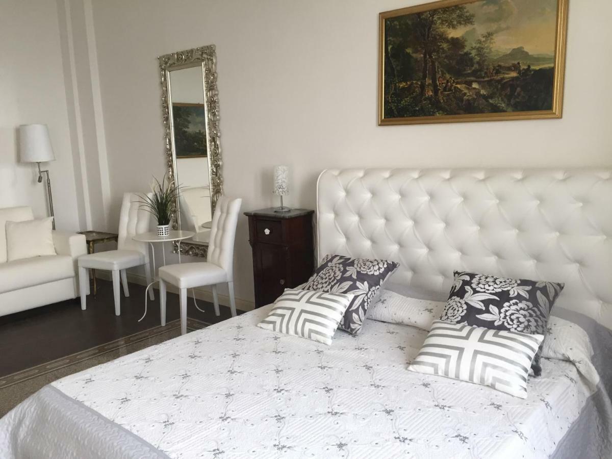B&B Di Mare E D'Azzurro Salerno Bagian luar foto