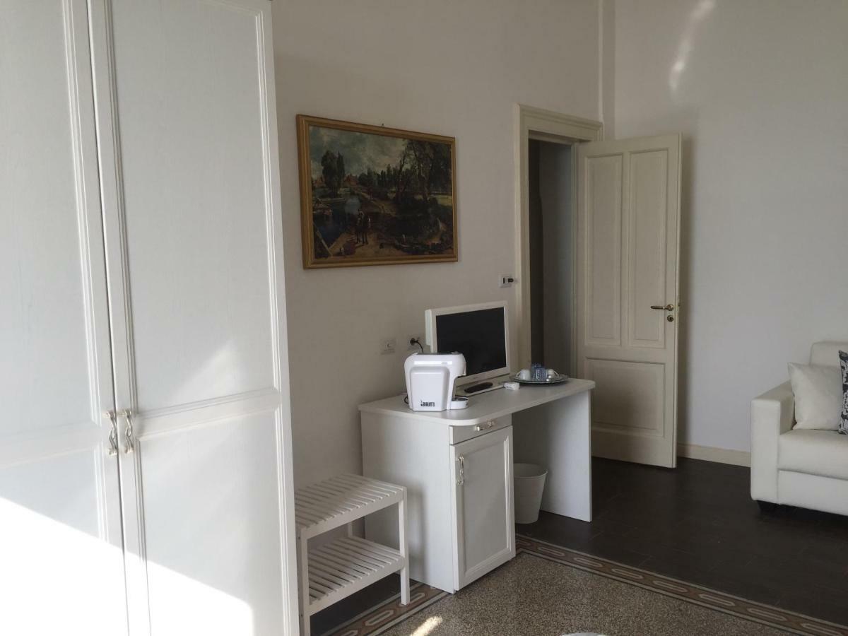 B&B Di Mare E D'Azzurro Salerno Bagian luar foto