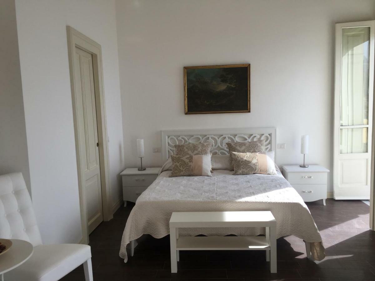 B&B Di Mare E D'Azzurro Salerno Bagian luar foto